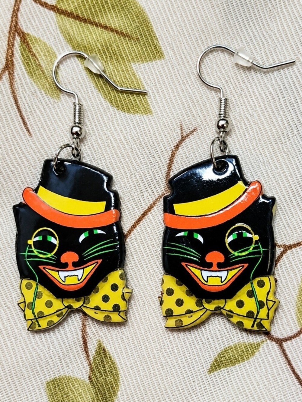 Black Cat Green Eyed Winking Enameled Halloween Costume Pierced Earrings NEW